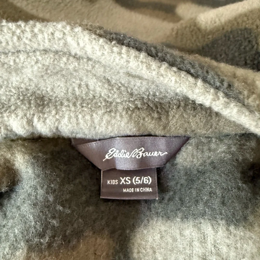 Eddie Bauer 3n1 XS kid's Green and Black Jacket.  Black,‎ Green and Camo